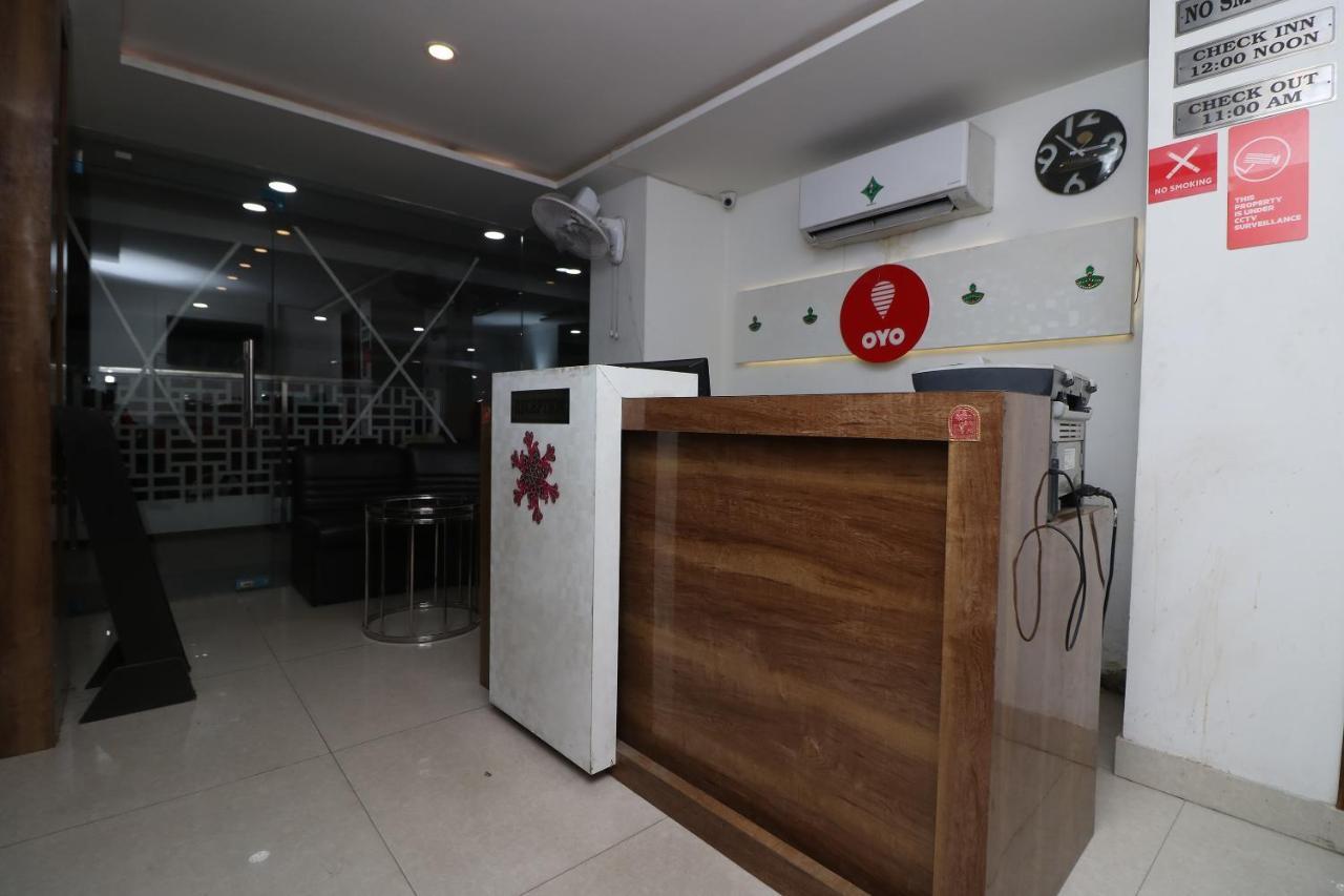 Oyo 9999 Hotel La Wisteria Delhi  Exterior photo